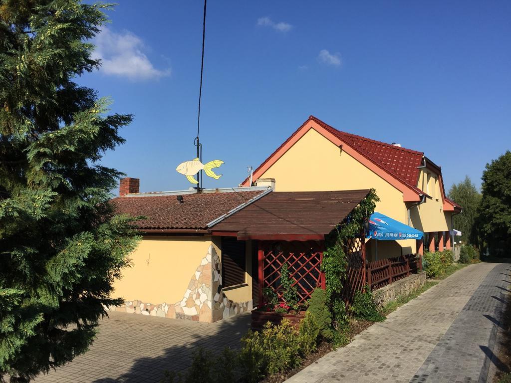 Hotel Zlota Rybka Lubniewice Extérieur photo